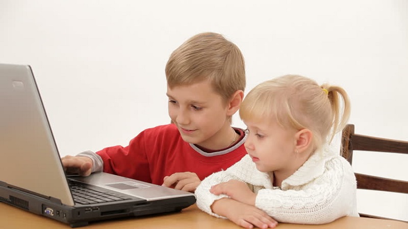 اینترنت و کودکان