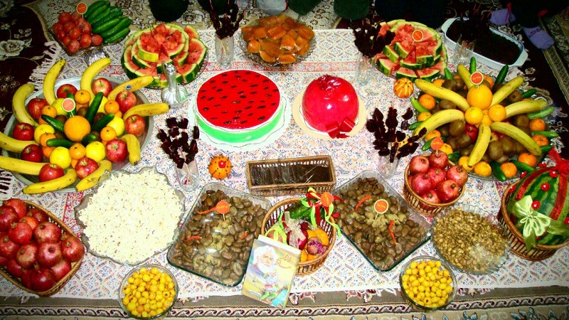 Yalda Night dining table with simple decorations