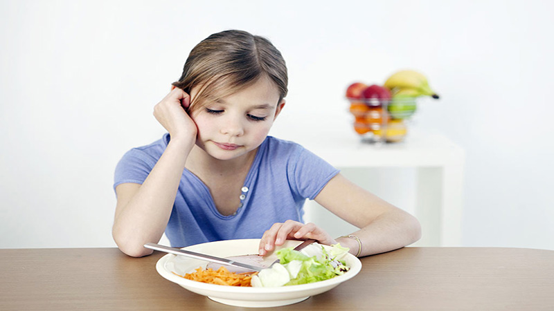 دلایل بی اشتهایی و کم غذا خوردن کودکان چیست؟